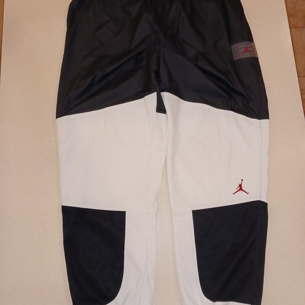 NWOT Jordan retro 11 Bred woven nylon track pants